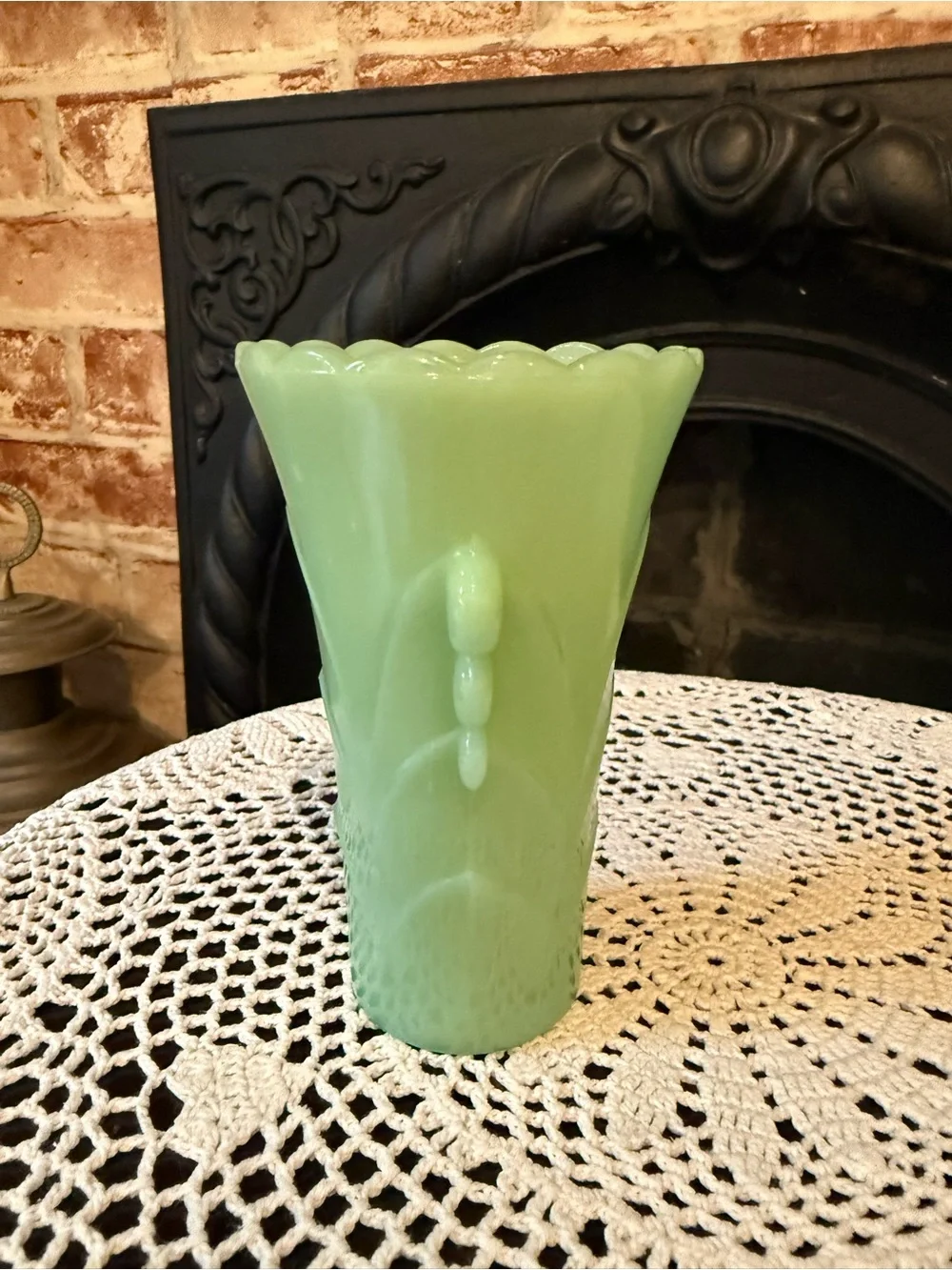 Gorgeous Vintage Jadite Vase Empire Art Deco Styling Mid Century 5.25”